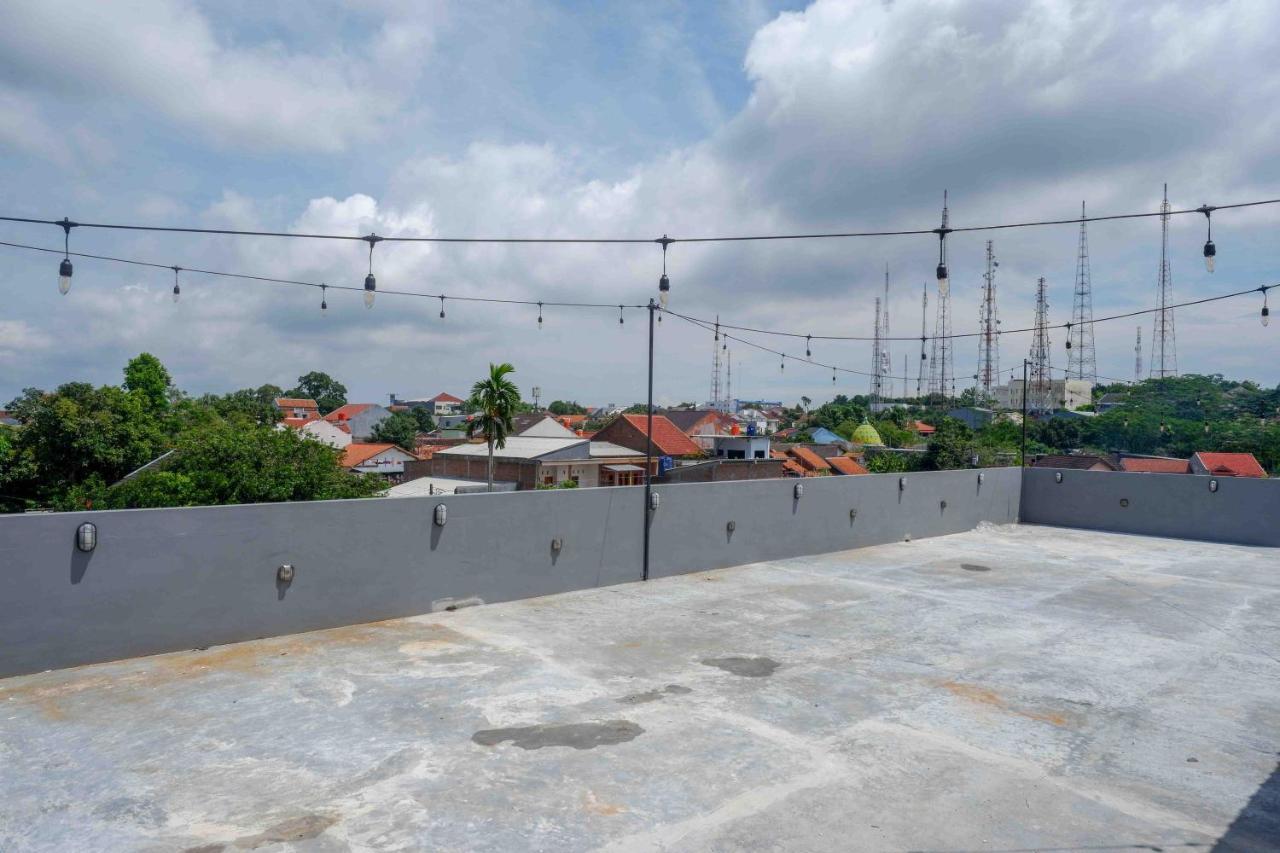 Reddoorz Plus Near Patung Kuda Undip Jatingaleh Exterior photo
